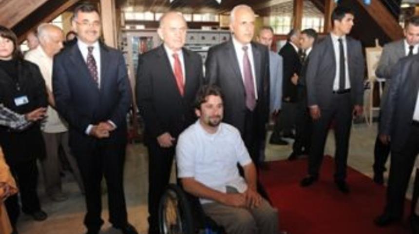 Engeller &Uuml;sk&uuml;dar&rsquo;da aşıldı