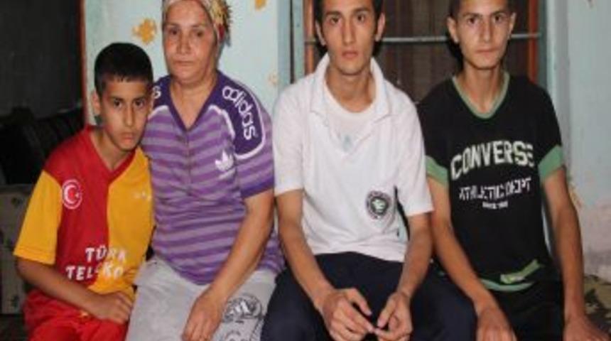 Baba &Ouml;l&uuml;nce Bor&ccedil;larından Dolayı Elektriksiz Kalan Aile Yardım Bekliyor