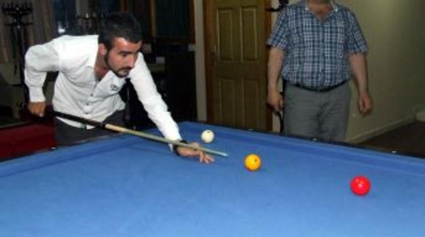 Bilardo Turnuvası D&uuml;zenlendi