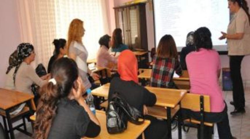Diyarbakır'da Kadın Anatomisi İle İlgili Seminer D&uuml;zenlendi