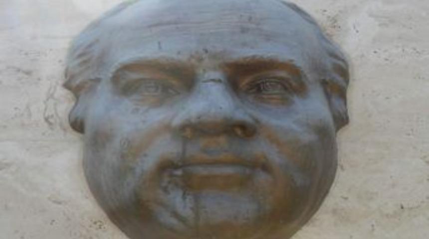 Uğur Mumcu Maskına Saygısızlık