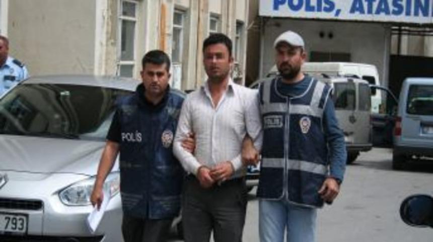 Kendisini Polis Olarak Tanıtarak Gasp Yaparken Yakalandı