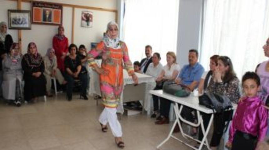 Tortek Kursiyerleri &Uuml;r&uuml;nlerini Defileyle Sergiledi