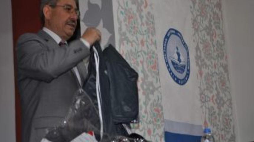 Demirci'de Kermes Gelirleri &Ouml;ğrencilere Aktarıldı