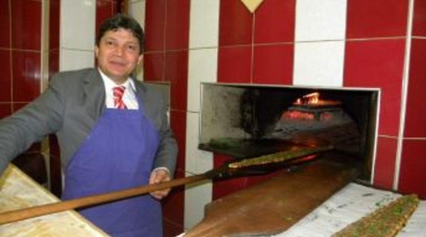 Rekt&ouml;rler Cıvıklı Pişirmek İ&ccedil;in Yarıştı