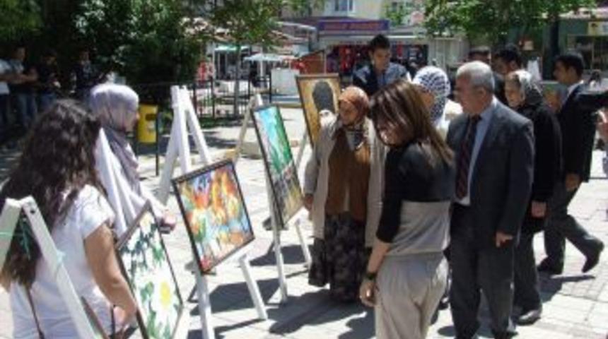 &Ouml;ğrenciler H&uuml;nerlerini Sergiledi