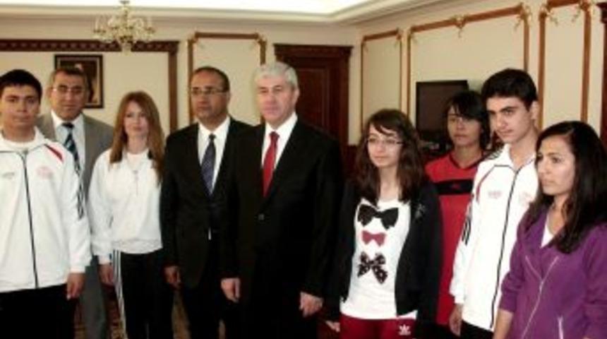 Gen&ccedil;lik Haftası Kutlamaları Başladı