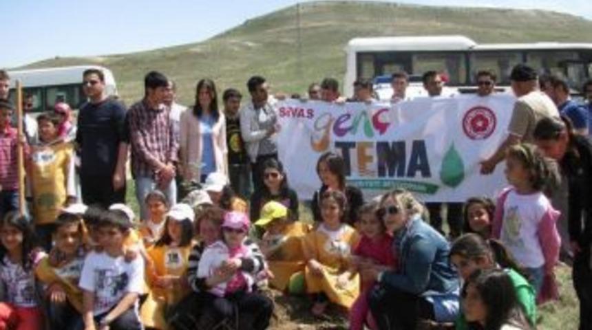Tema Sivas'ı Yeşillendirmek İ&ccedil;in &Ccedil;alışıyor