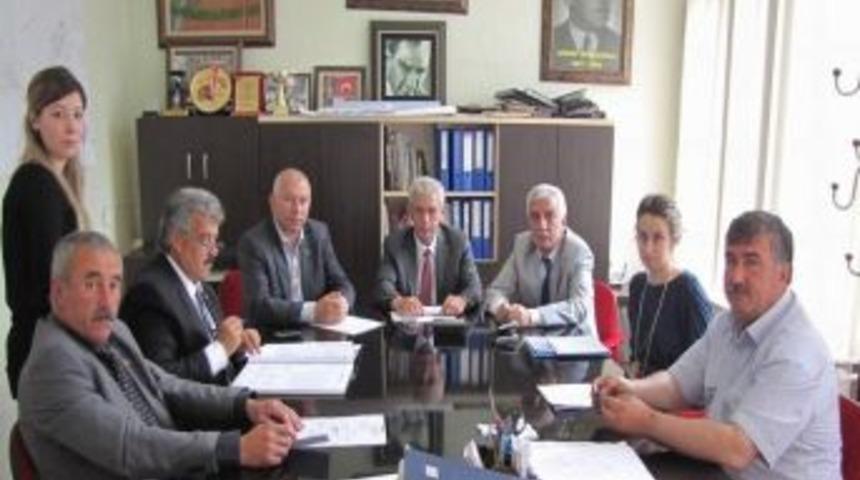 K&uuml;&ccedil;&uuml;kmenderes &Ccedil;evre Birliği Toplandı. "katı Atık D&uuml;zenli Depolama Tesisi" Yapımı İ&ccedil;in &Ccedil;evre Bakanlığından Yardım Talep Edilecek