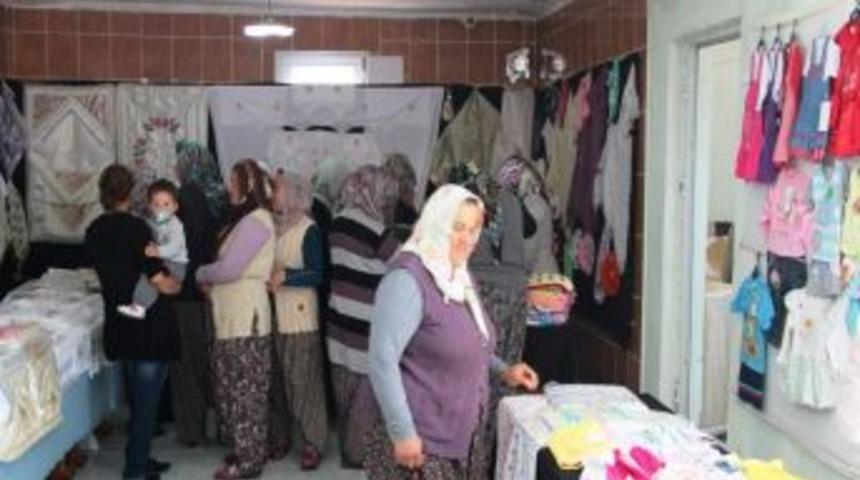 Erkek &Ouml;ğrenci Yurdundan Kermes