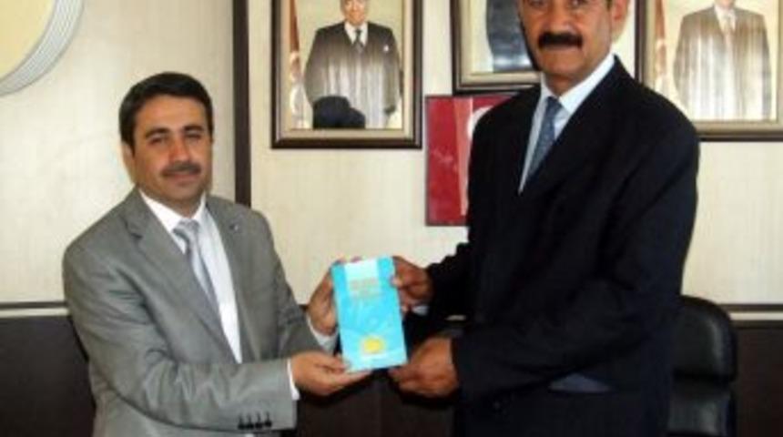 Has Parti'den Mhp'ye 'anayasa' Kitap&ccedil;ığı