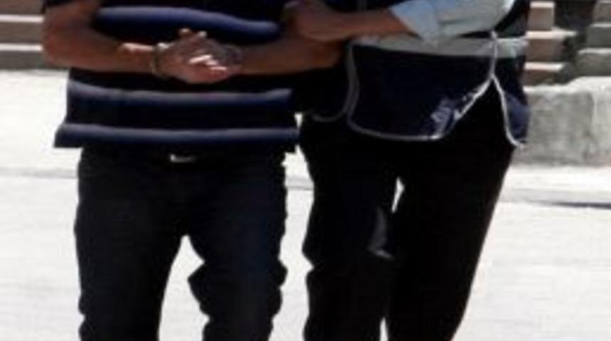 Eskişehir'de 30 Yaş K&uuml;&ccedil;&uuml;k Sevgilisini Bı&ccedil;aklayan Şahıs Adliyeye Sevk Edildi