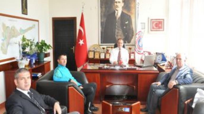 Başkan Dalgı&ccedil;, T&uuml;rkiye &Uuml;&ccedil;&uuml;nc&uuml;s&uuml; Bisiklet&ccedil;iyi &Ouml;d&uuml;llendirdi