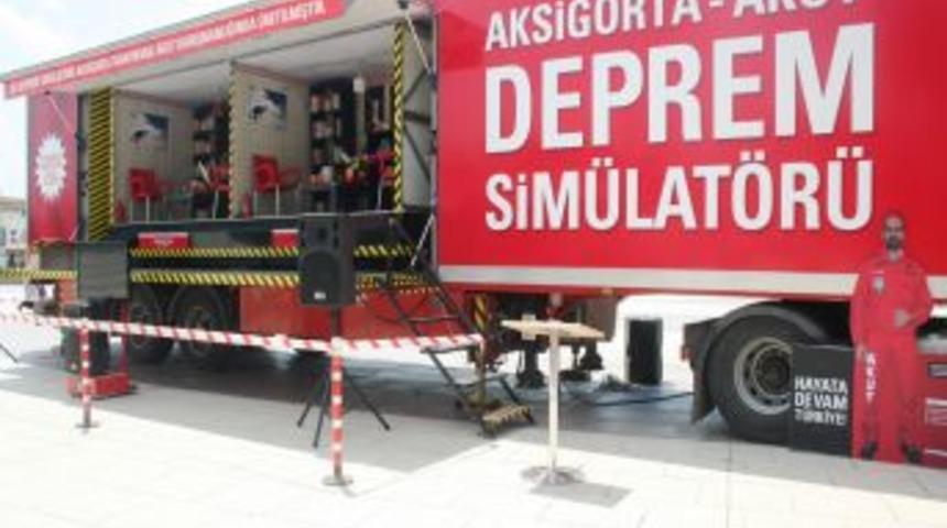 "hayata Devam T&uuml;rkiye" Tırı Sakarya Kent Meydanı'nda