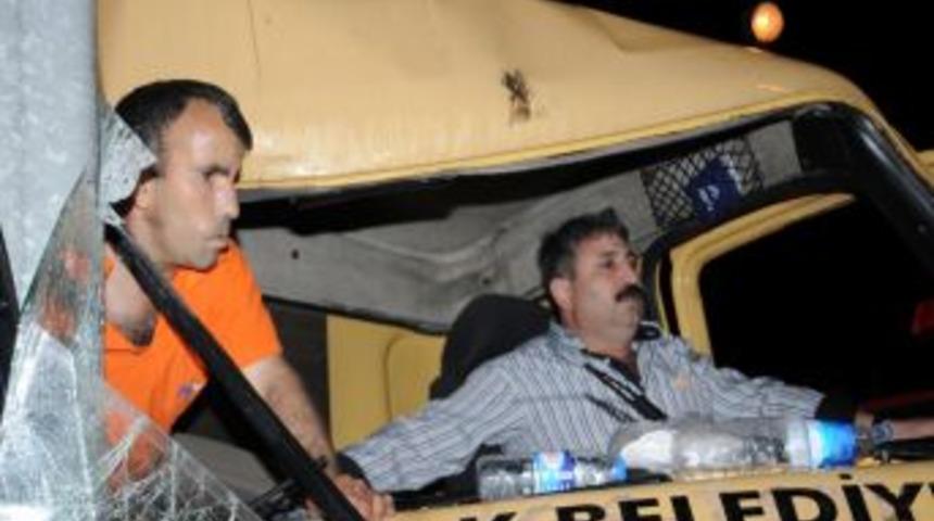 Yağmur Nedeniyle Kayganlaşan Yolda Kaza: 2 Yaralı