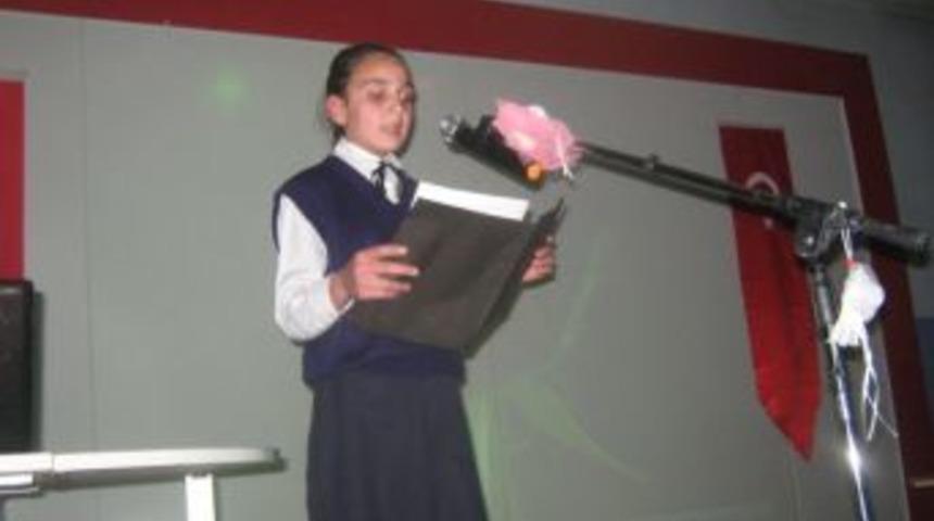 Şair Hıfzı şiir dinletisi duygulandırdı