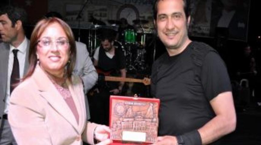 Ne&uuml;'de Kıra&ccedil; &Ccedil;oşkusu