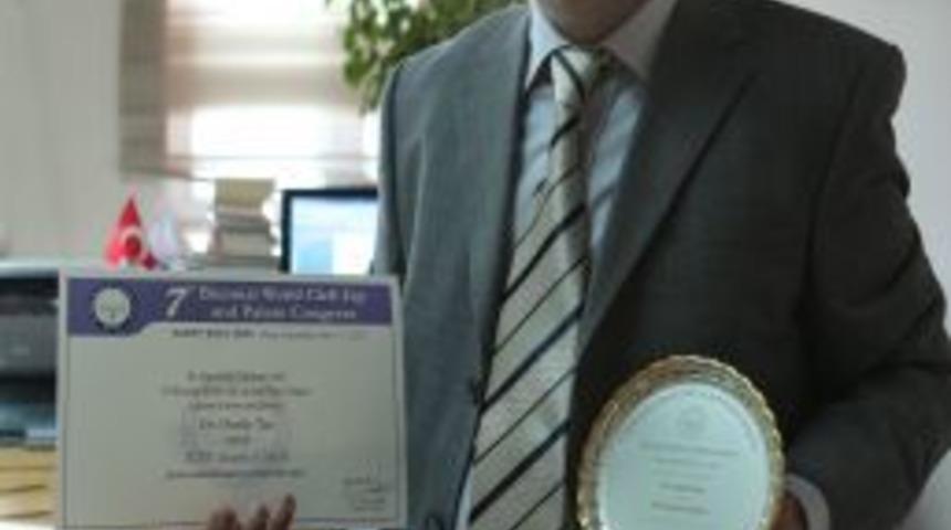 Plastik Cerrah Do&ccedil;. Dr. &Ouml;nder Tan'ın, "tan  Iı Y&ouml;ntemi" Uluslararası &Ouml;d&uuml;l Aldı