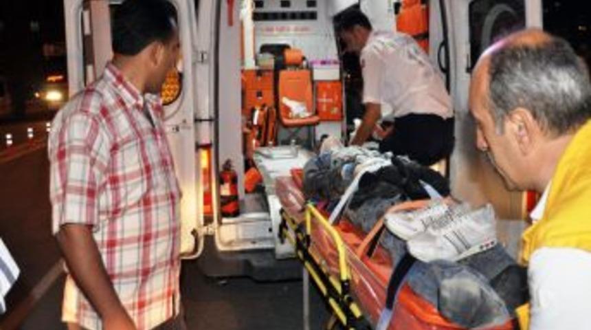 &Uuml;niversite &Ouml;ğrencileri Kazada Yaralandı