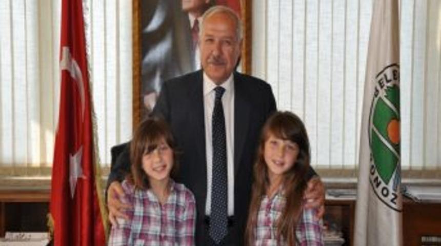 İkizler Başkan Akdemir'i Ziyaret Etti