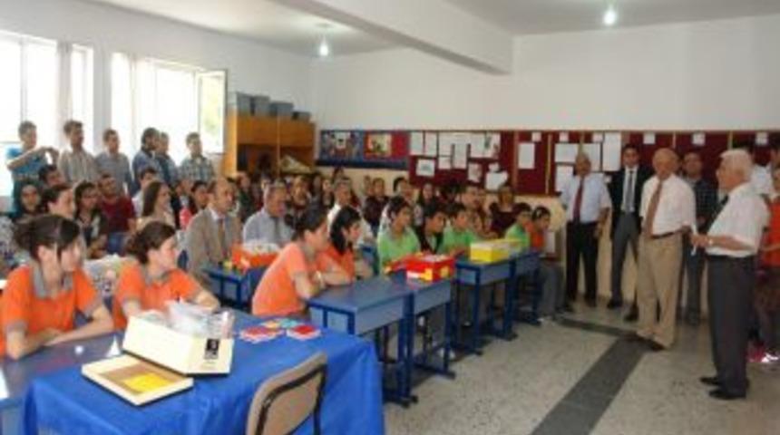 Amasya Eğitim Fak&uuml;ltesi &Ouml;ğrencilerinden Kardeş Okula Destek