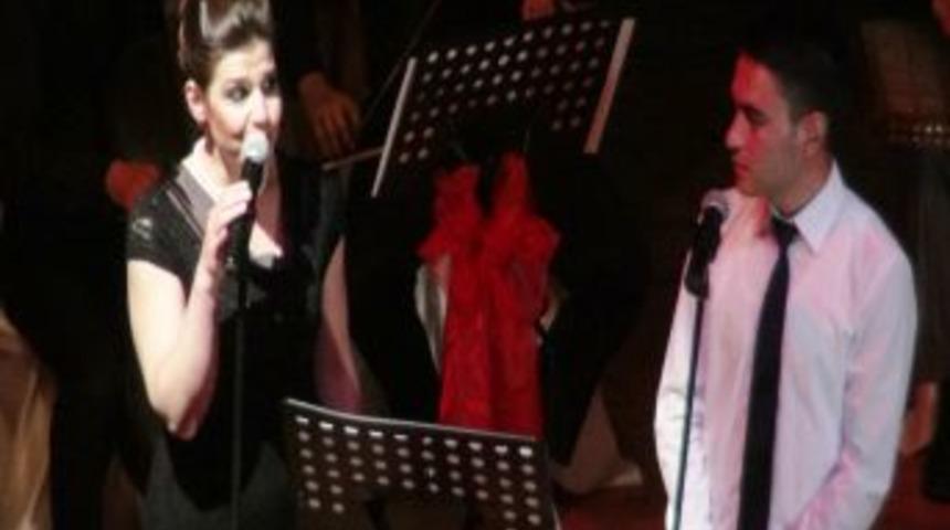 Yeşil&ccedil;am Şarkıları Coşturdu