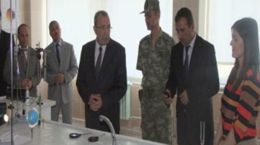 Kardeşlik Melodisi Projesi K&ouml;y Okuluna Laboratuvar Sağladı