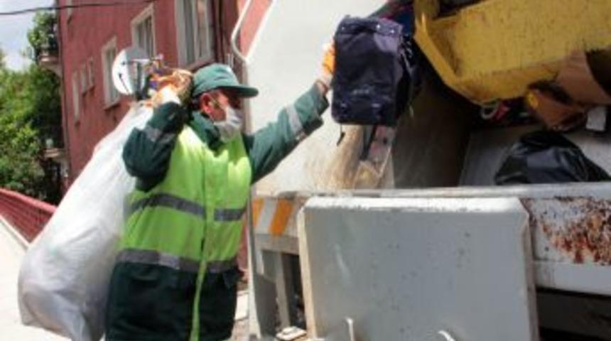 &Ccedil;ankaya'da Yaşlı Adamın Evinden Bir Kamyon &Ccedil;&ouml;p &Ccedil;ıktı