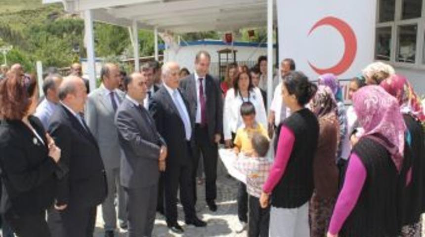 Kızılay Genel Başkanı Urla' Da Van'lı Depremzedeleri Ziyaret Etti