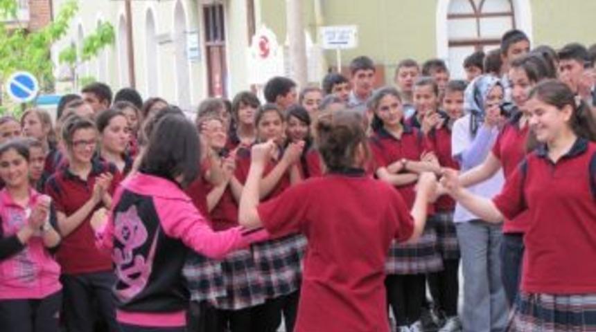 Hisarcık'ta Coşkulu Gen&ccedil;lik Y&uuml;r&uuml;y&uuml;ş&uuml;