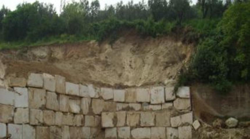 Dolandırıcı Para Bozdururken Yakalandı