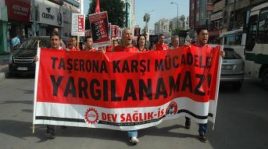 Sağlık İş&ccedil;ilerinin Duruşması &Ouml;ncesi Y&uuml;r&uuml;y&uuml;ş Eylemi