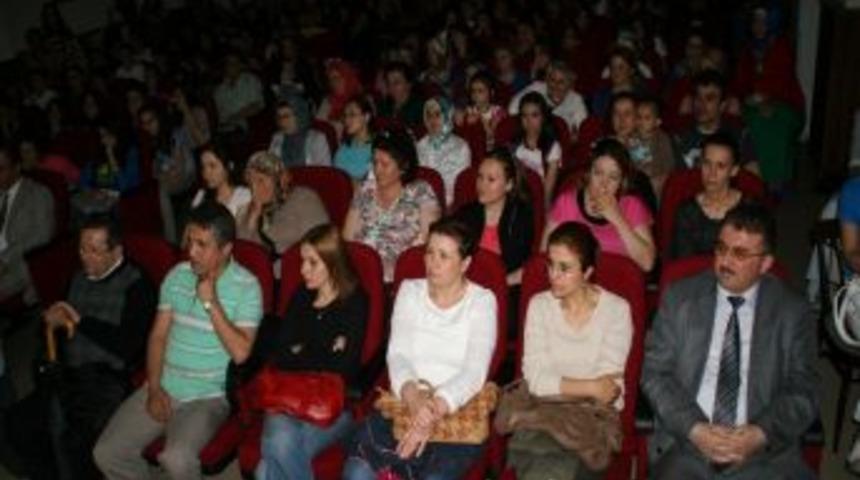 Devrek Anadolu Lisesi'nden Tiyatro Etkinliği