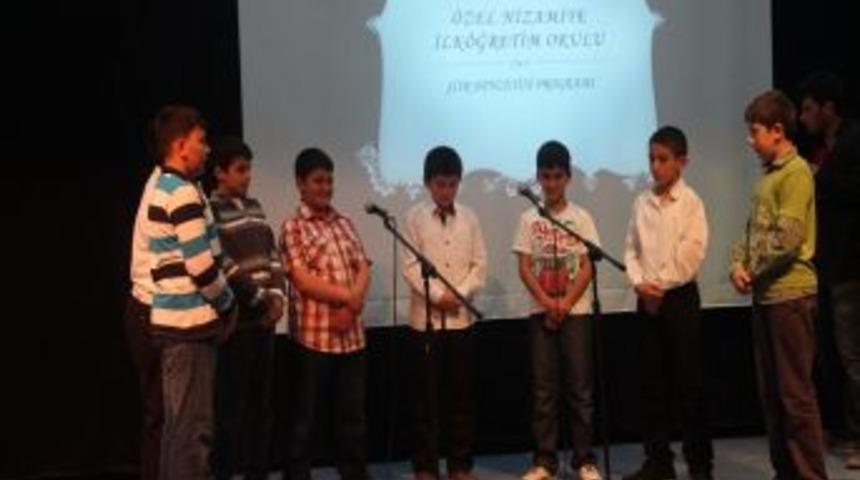 Nizamiye Koleji &Ouml;ğrencilerinin Şiir Dinletisi
