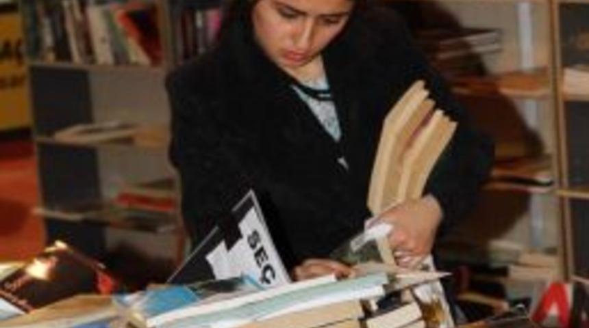 Kitap Fuarı'nda Ge&ccedil;mişe Yolculuk