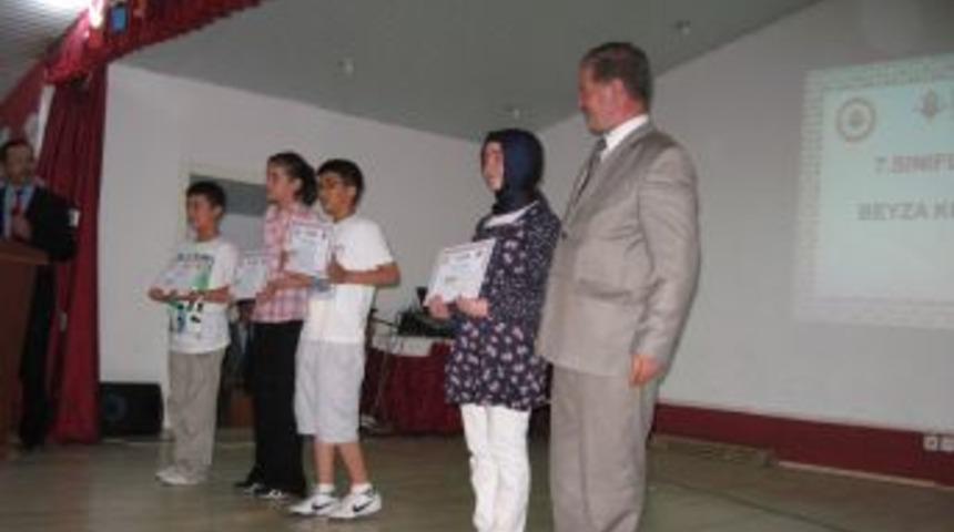 Lara Koleji&rsquo;nden &Ouml;d&uuml;l Yağmuru