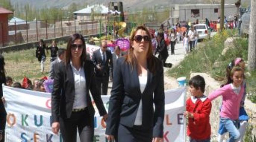 Başkale'de 3. Eğitim Şenliği