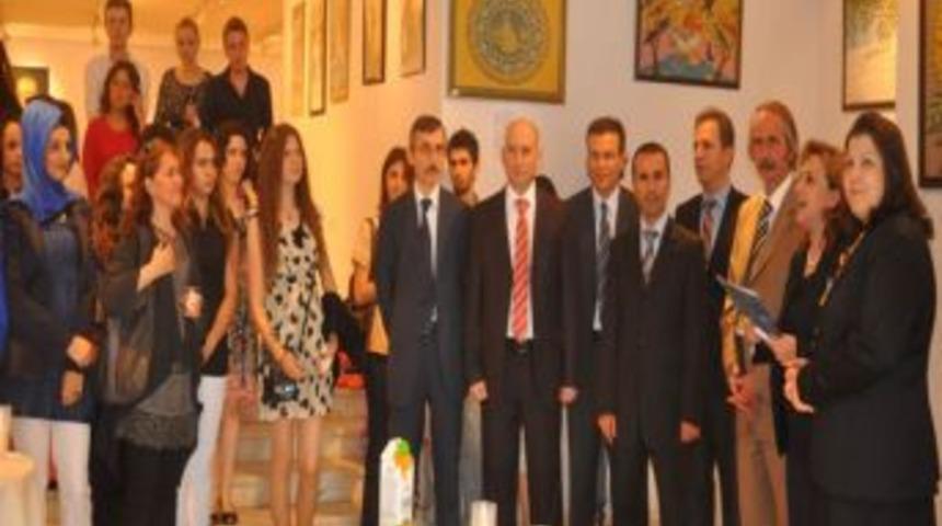 U&uuml;'de Tekstil Tasarım Sergisi