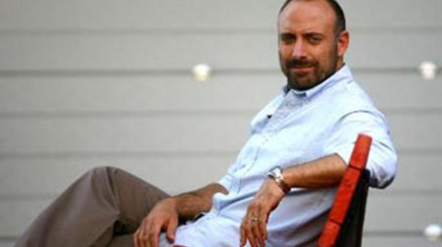 Bir erkek &uuml;&ccedil; kadını birden sevebilir mi?