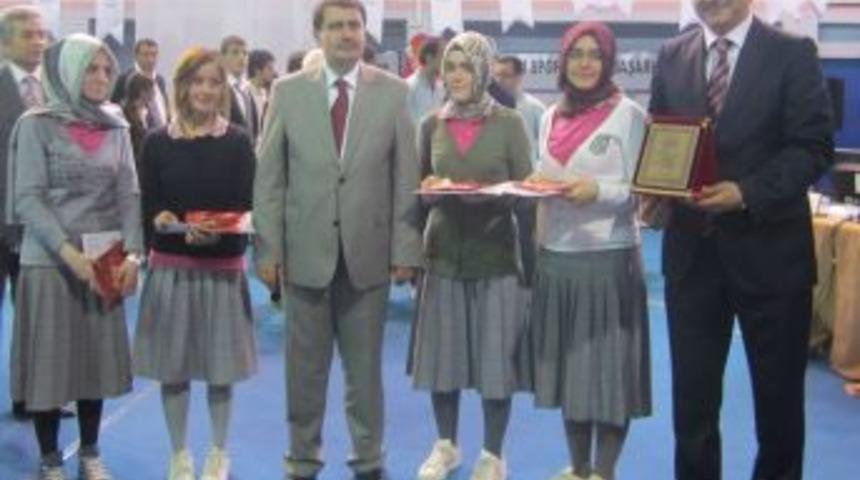 Liselerarası Bilgi Yarışmasının Birincisi &Ouml;zel Yunus G&uuml;ner Fen Ve Anadolu Lisesi