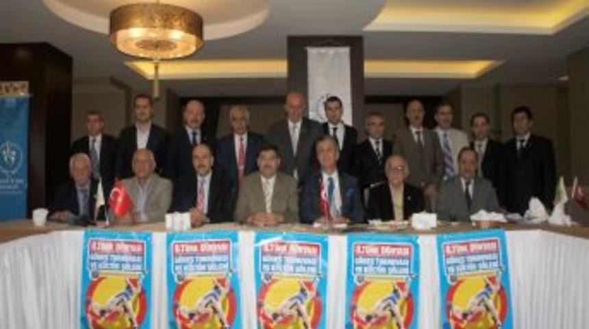 G&uuml;reşin Efsanelerinden T&uuml;rk D&uuml;nyası G&uuml;reş Turnuvası'na Destek