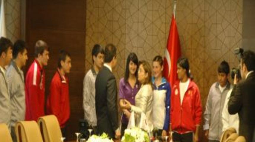 Bakan Kılı&ccedil;: "bayramın Ne Şekilde Kutlanacağını Gen&ccedil;ler Belirlesin"