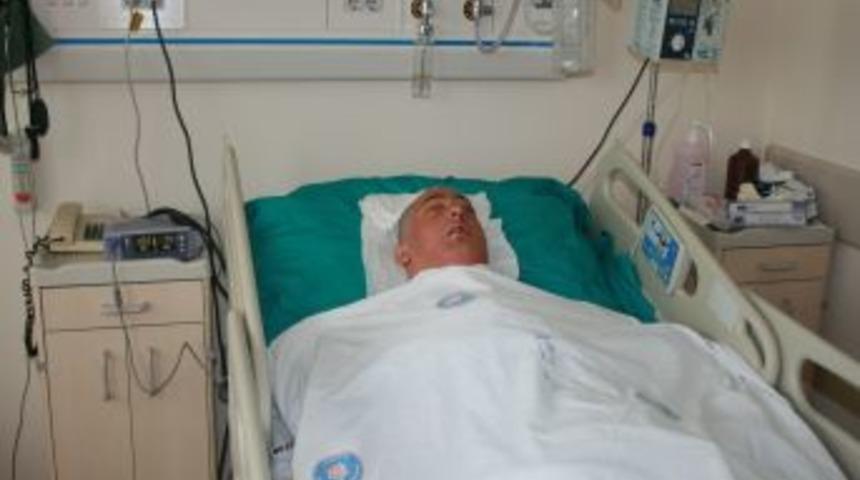 D&ouml;rd&uuml;nc&uuml; Y&uuml;z Nakli Olan Hastanın Yeni Y&uuml;z&uuml; Basına Dağıtıldı