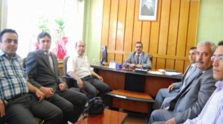 Kula Eğitim Bir-Sen'den İl&ccedil;e Milli Eğitim M&uuml;d&uuml;r&uuml; &Ccedil;arkan'a Ziyaret