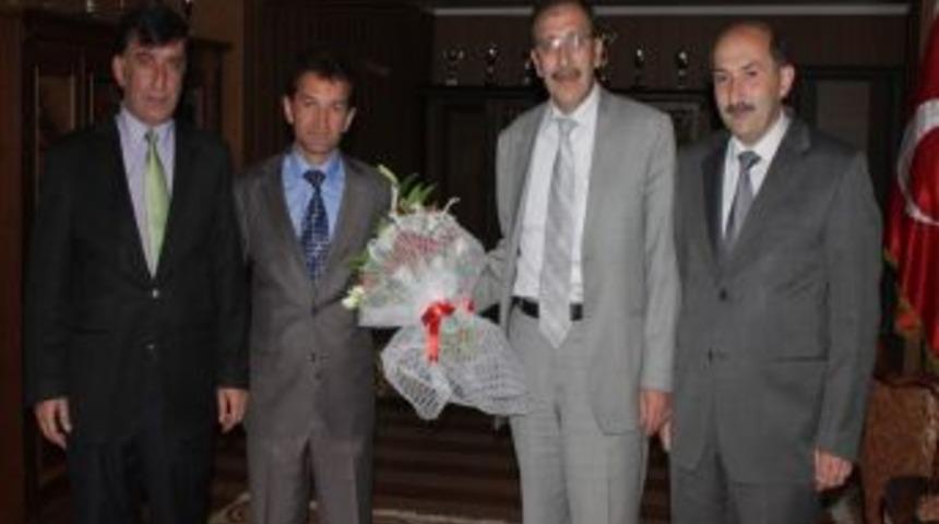 Gen&ccedil;lik Hizmetleri Ve Spor İl&ccedil;e M&uuml;d&uuml;rl&uuml;ğ&uuml;'nden, Başkan Bulutlar'a Ziyaret