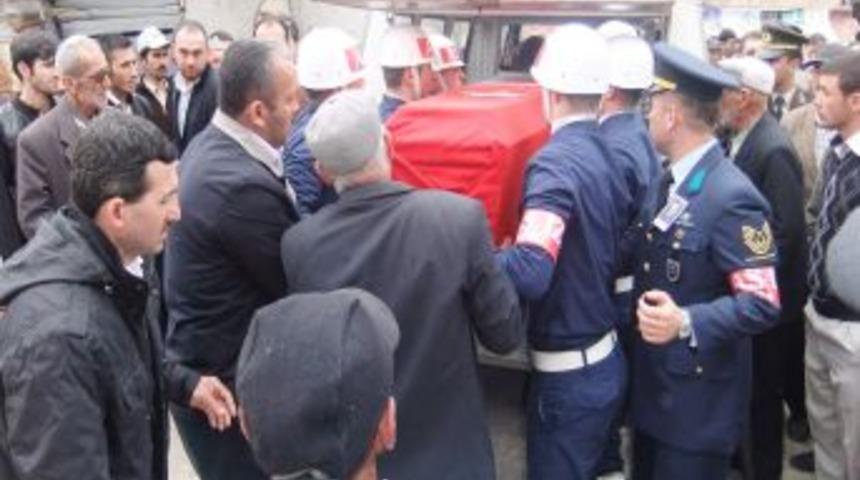 Şehit Teğmenin Annesi, Oğlunun &Ouml;ld&uuml;ğ&uuml;ne Bir T&uuml;rl&uuml; İnanamadı