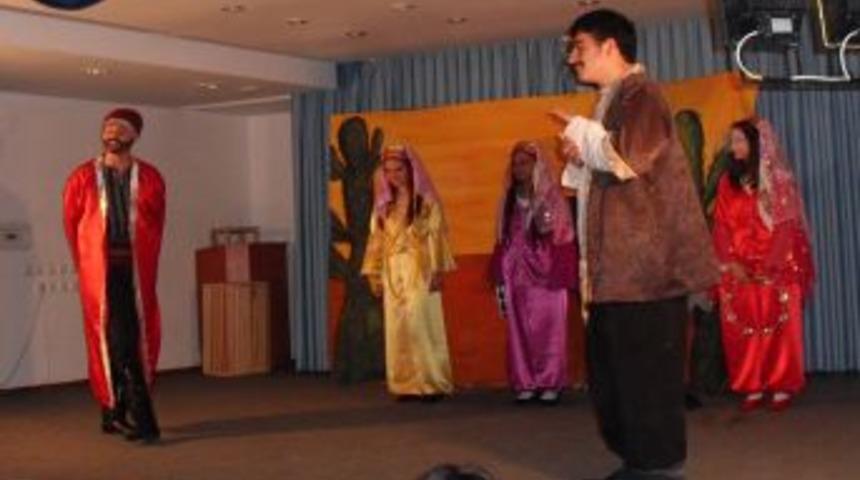 S&ouml;ke Cumhuriyet Anadolu Lisesi 2 Oyun İle Tiyatro Yarışması'na Katılıyor