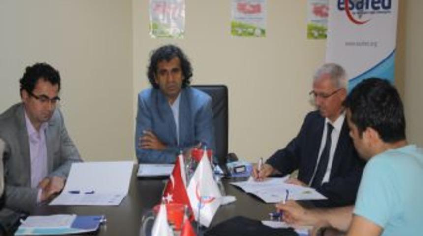 Gıda G&uuml;venliği Y&ouml;netimi &Ccedil;alıştayda Masaya Yatırılıyor