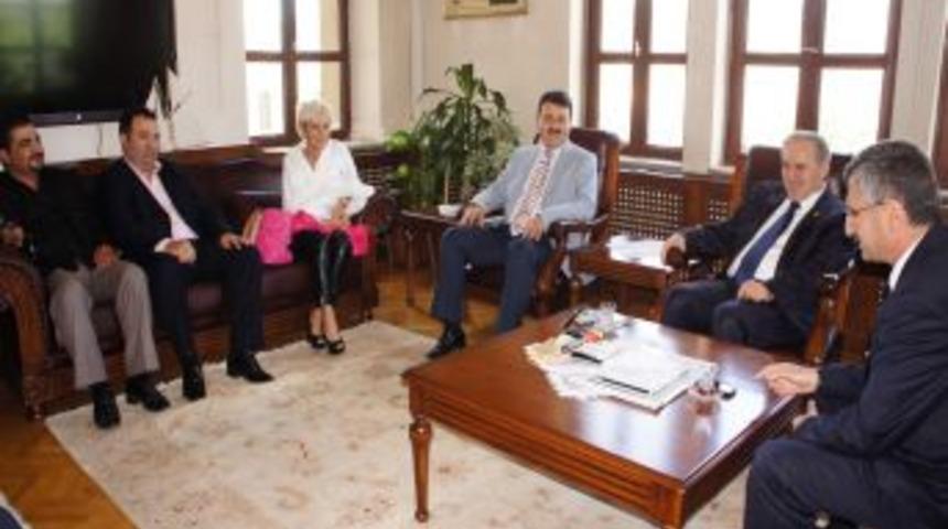 Chp İstanbul Milletvekili &Ccedil;elebi, Vali Bektaş'ı Makamında Ziyaret Etti