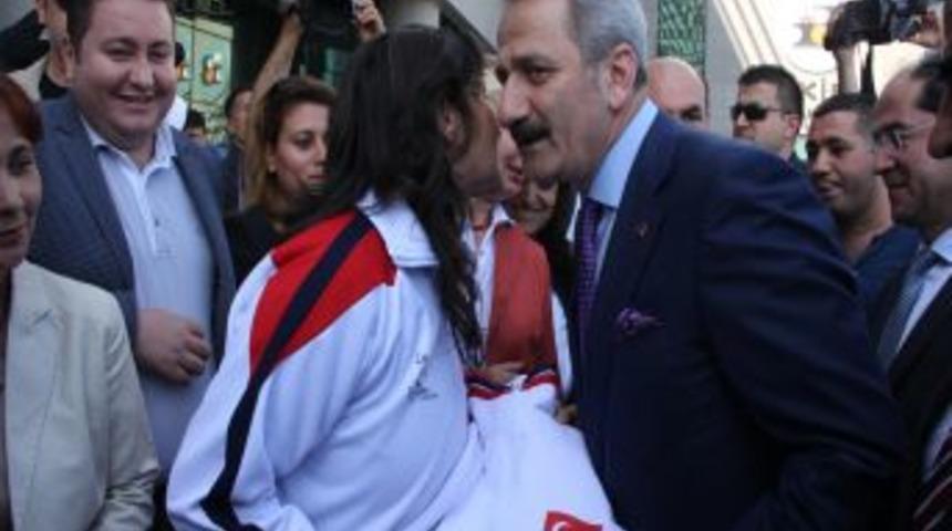 Bakan &Ccedil;ağlayan'dan Muay Thaı Talebi